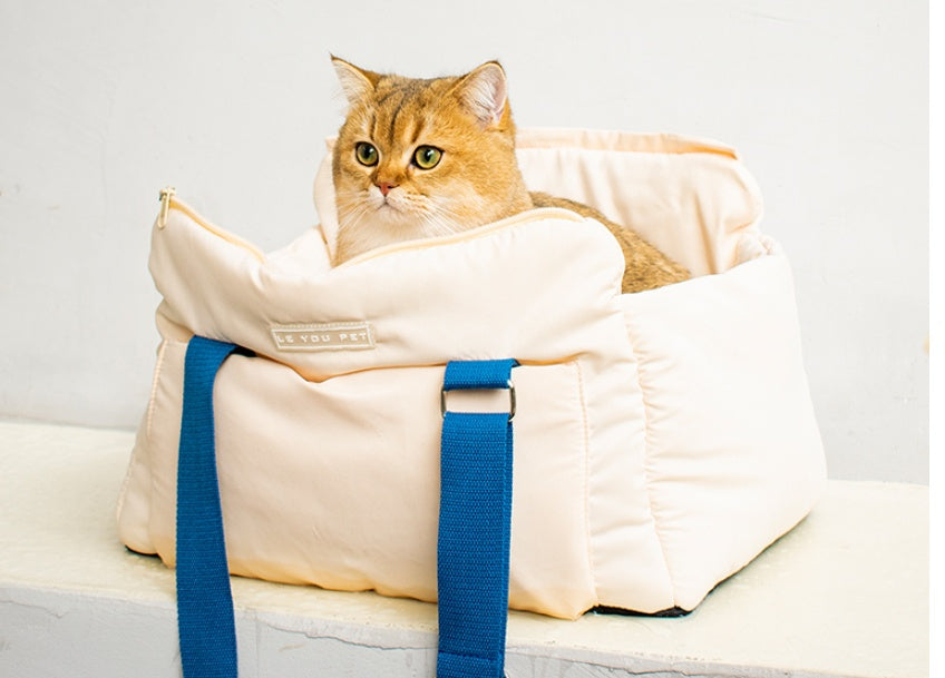 Portable Cat Carrying Bag – Convenient Pet Outing Carrier