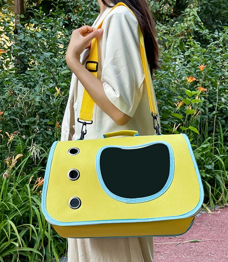 Outdoor Pet Carrier Bag – Portable & Comfortable Shoulder Bag for Small Pets